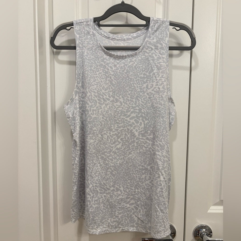 Old Navy Active Leopard Print Workout Top
